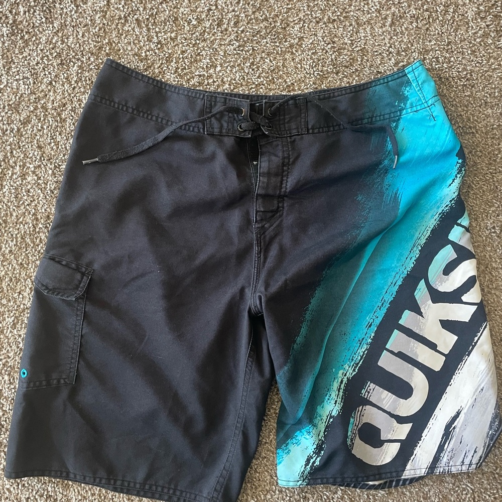 Quiksilver Vintage Men's Black and Teal Board Shorts - Size M - Good Condition